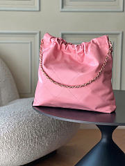 Chanel 22 Medium Handbag Pink Calfskin & Gold Metal - 6