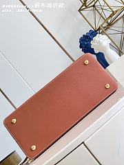Louis Vuitton Large Capucines Souple Bag - 3