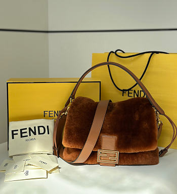 Fendi Mamma Baguette Medium Brown shearling bag