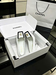 Chanel Turnlock Square Toe Pumps / Flats Ivory 90mm - 5