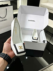 Chanel Turnlock Square Toe Pumps / Flats Ivory 90mm - 3