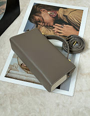 Loro Piana Extra Bag L23 Lunch Box Bag Taupe Grey - 4