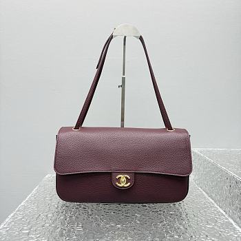 Chanel 32 Spring-Summer 2026 Gold Hardware Maxi Flap Bag In Burgundy