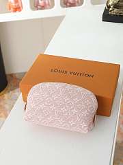 Louis Vuitton Pochette Cosmétique PM Rose Ruban - 3