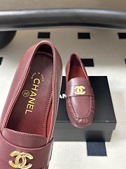 Chanel Métiers d’art 2026 Mocassins Crumpled Shiny Lambskin In Burgundy - 2