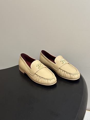Chanel Métiers d’art 2026 Mocassins Crumpled Shiny Lambskin In Beige