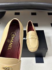 Chanel Métiers d’art 2026 Mocassins Crumpled Shiny Lambskin In Beige - 3
