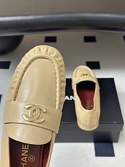 Chanel Métiers d’art 2026 Mocassins Crumpled Shiny Lambskin In Beige - 2