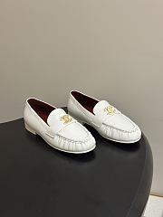 Chanel Métiers d’art 2026 Mocassins Crumpled Shiny Lambskin In White - 1