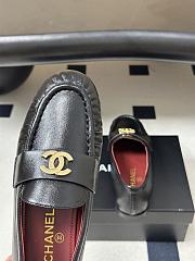 Chanel Métiers d’art 2026 Mocassins Crumpled Shiny Lambskin In Black - 5