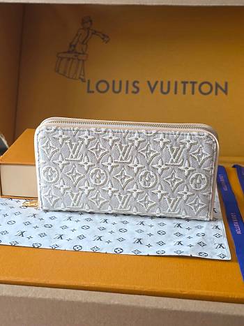 Louis Vuitton Zippy Wallet Monogram Emblème Peuplier