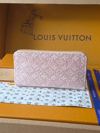 Louis Vuitton Zippy Wallet Monogram Rose Ruby Pink