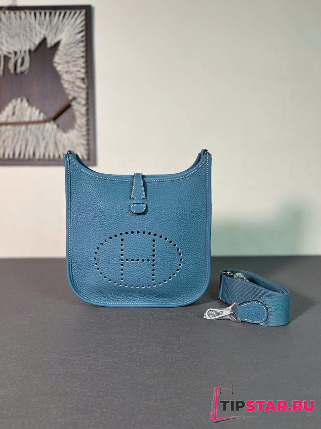 Hermes Taurillon Clemence Evelyne TPM New Blue Jean - 1