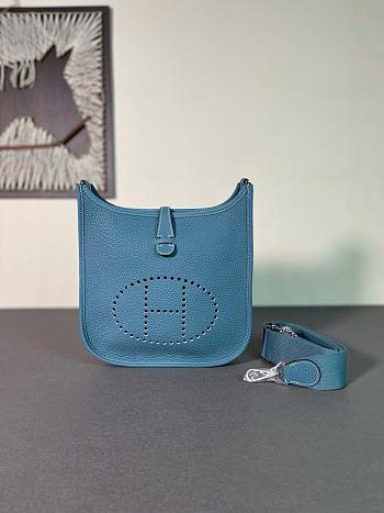 Hermes Taurillon Clemence Evelyne TPM New Blue Jean