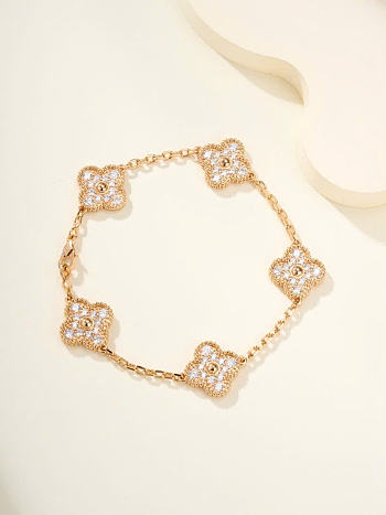 VCA Diamond Vintage Alhambra Bracelet In Gold