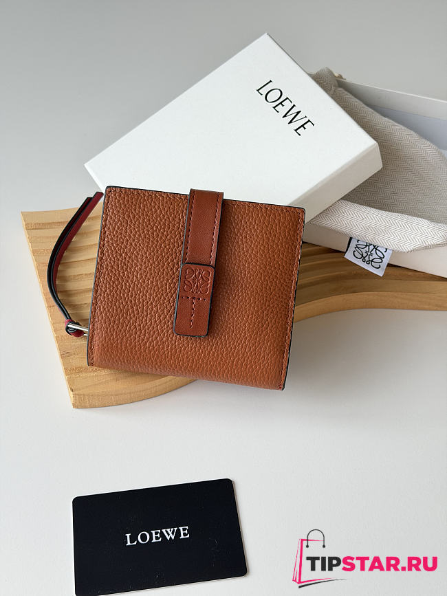 Loewe Leather Vertical Wallet Brown - 1