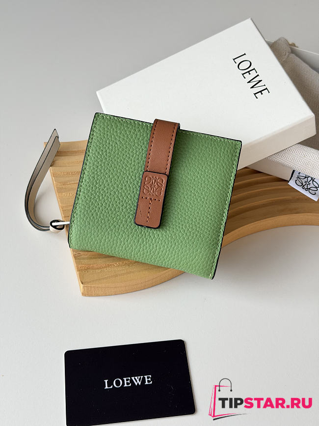 Loewe Leather Vertical Wallet Green - 1