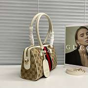 Gucci 28 Borsetto boston bag sand and white GG canvas - 4