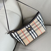 Burberry Highlands Shoulder Bag Nova Check - 1