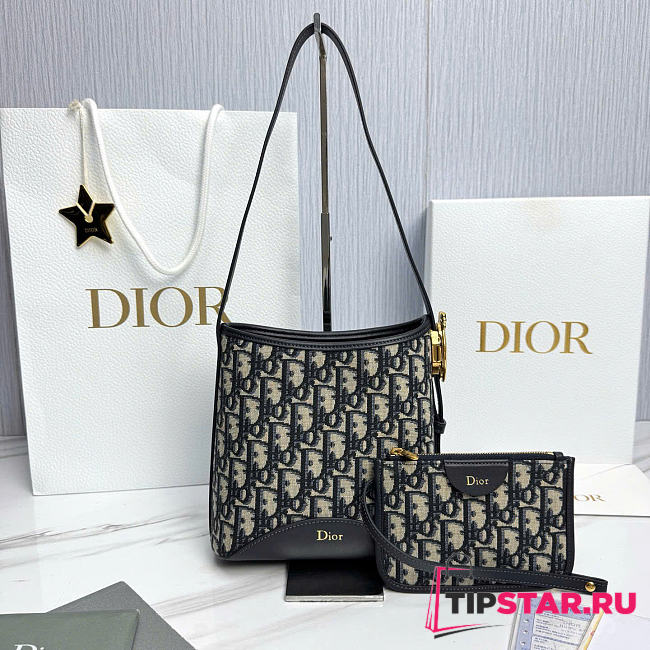 Dior Small Médaillon Bucket Bag Blue Dior Oblique Jacquard - 1
