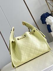 Chanel Small 25 Hobo Bag Caviar In Pastel Yellow - 6