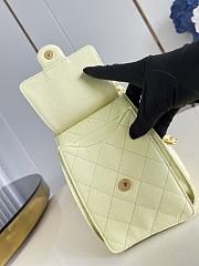 Chanel Small 25 Hobo Bag Caviar In Pastel Yellow - 5