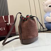 Gucci Venice mini bucket bag in suede brown - 3