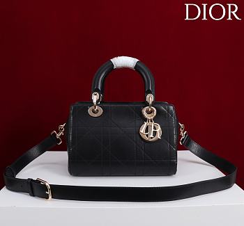 Dior Small D Granville Flat Macrocannage Gold Hardware In Black